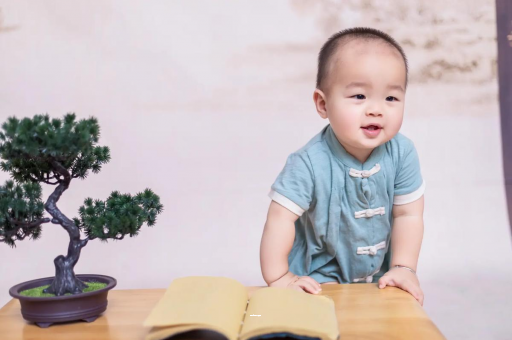 林州宝宝抓耳朵是什么原因